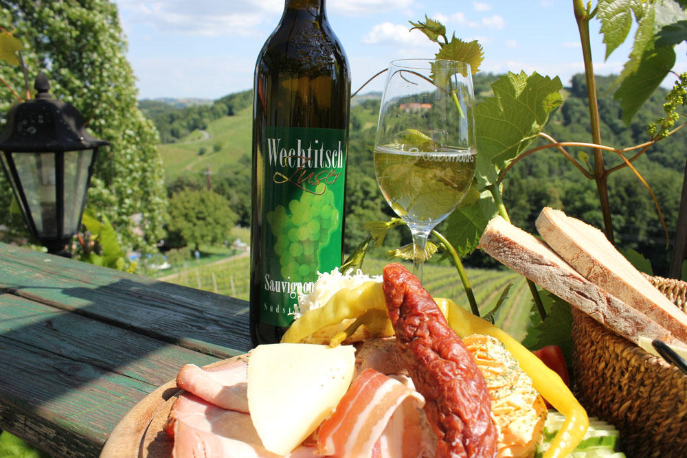 Weingut-Buschenschank Wechtitsch (vulgo Zuser) Inh. Robert Wechtitsch, Oberfahrenbach 43 in Großklein