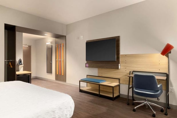 Images Tru by Hilton Ogden