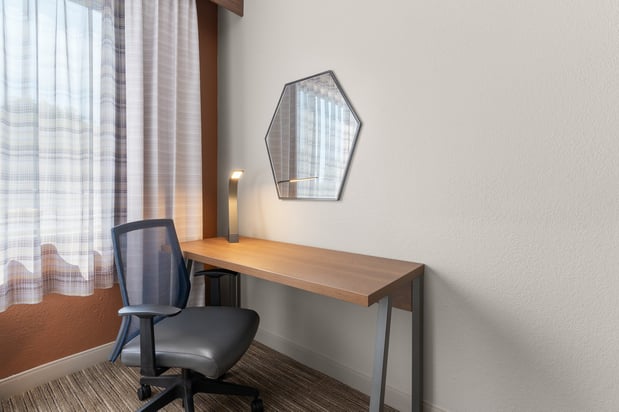 Images Holiday Inn Express & Suites Coralville by IHG