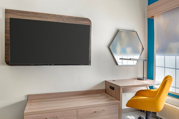 Images Holiday Inn Express & Suites Indianapolis - East by IHG