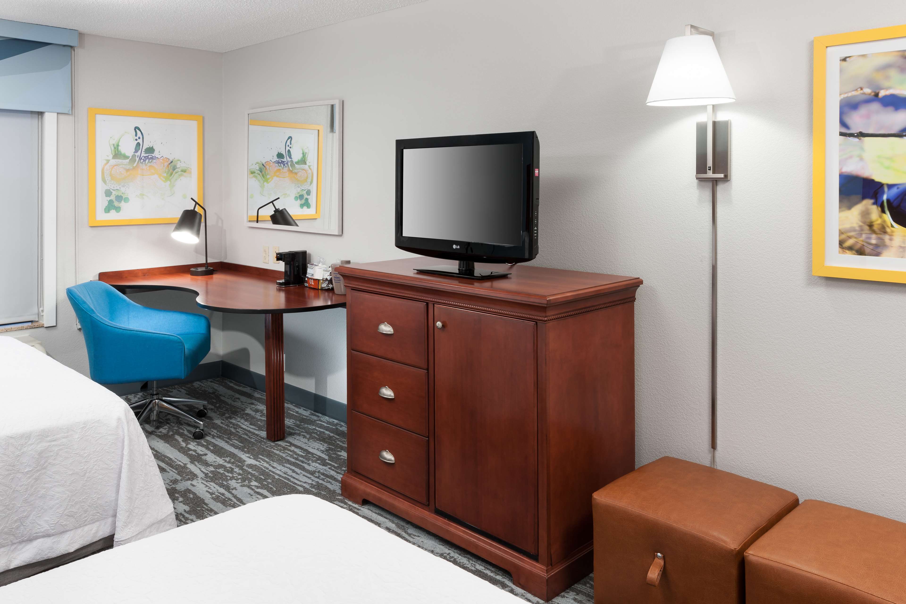 Hampton Inn & Suites Jackson Photo