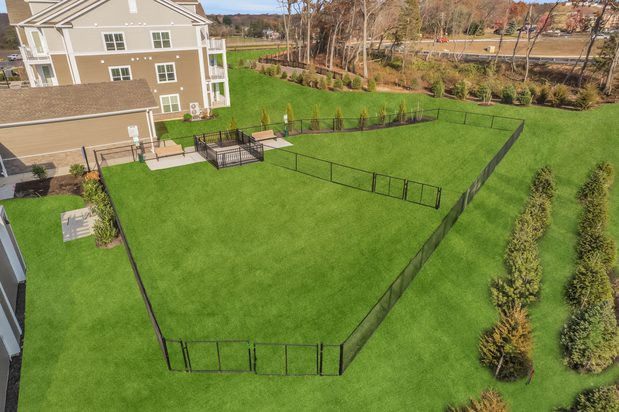 Images Glen Oaks Apartments