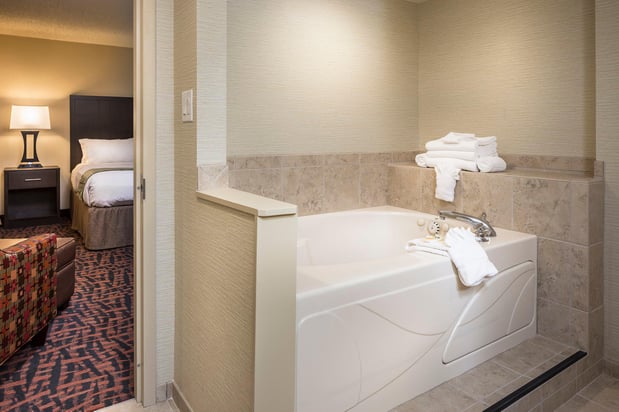 Images Holiday Inn Wichita East I-35 by IHG
