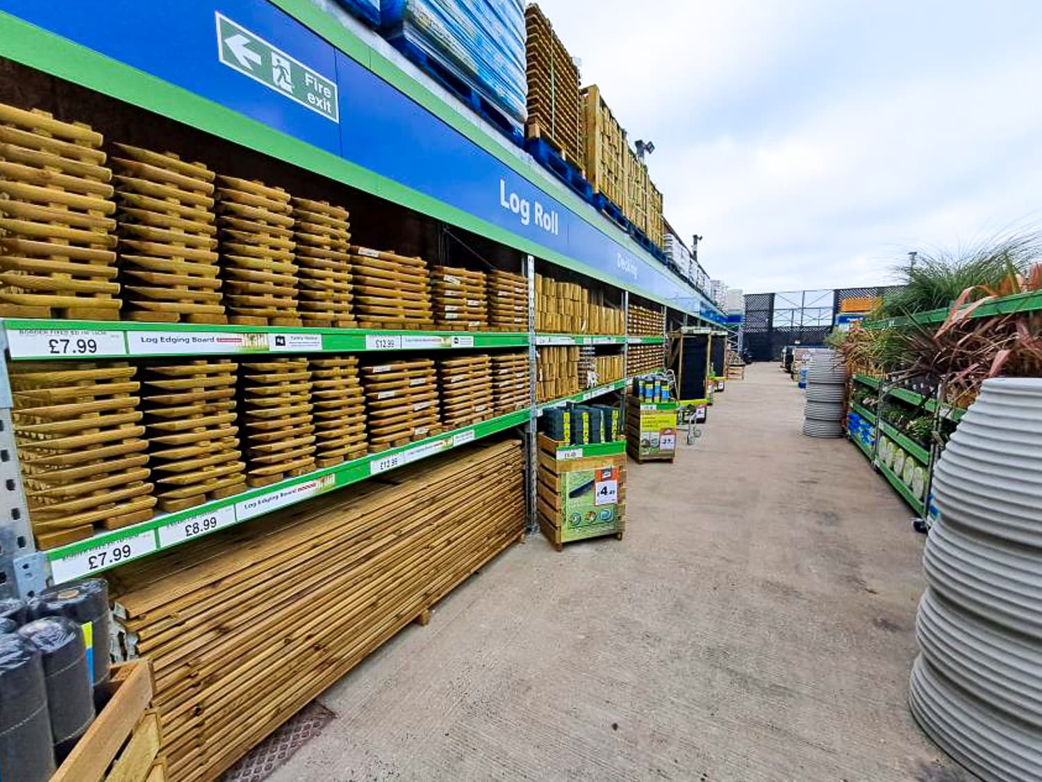 Images B&M Home Store with Garden Centre