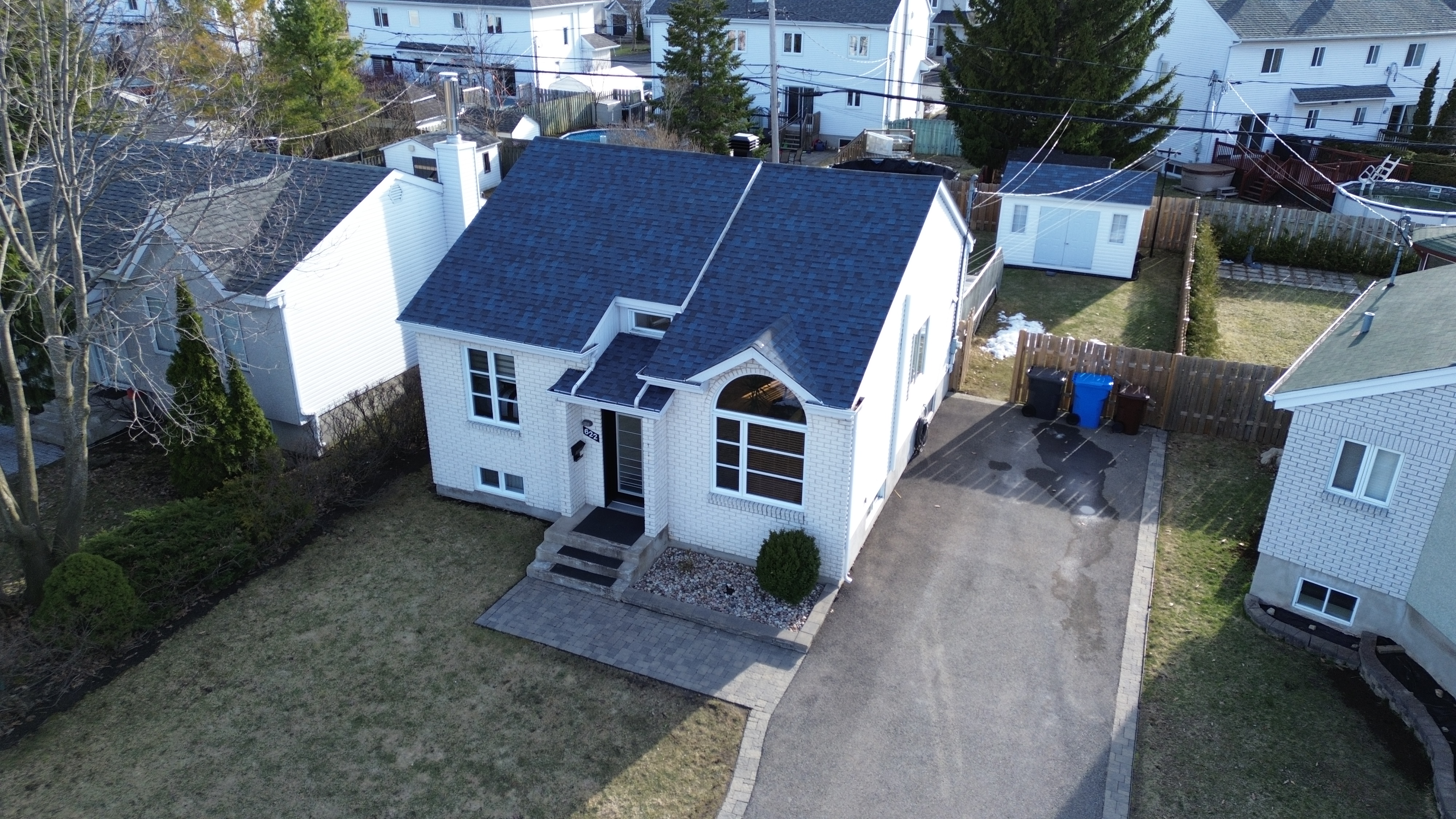 Images Toitures F. Mayer - Déneigement de toiture, Couvreur Terrebonne