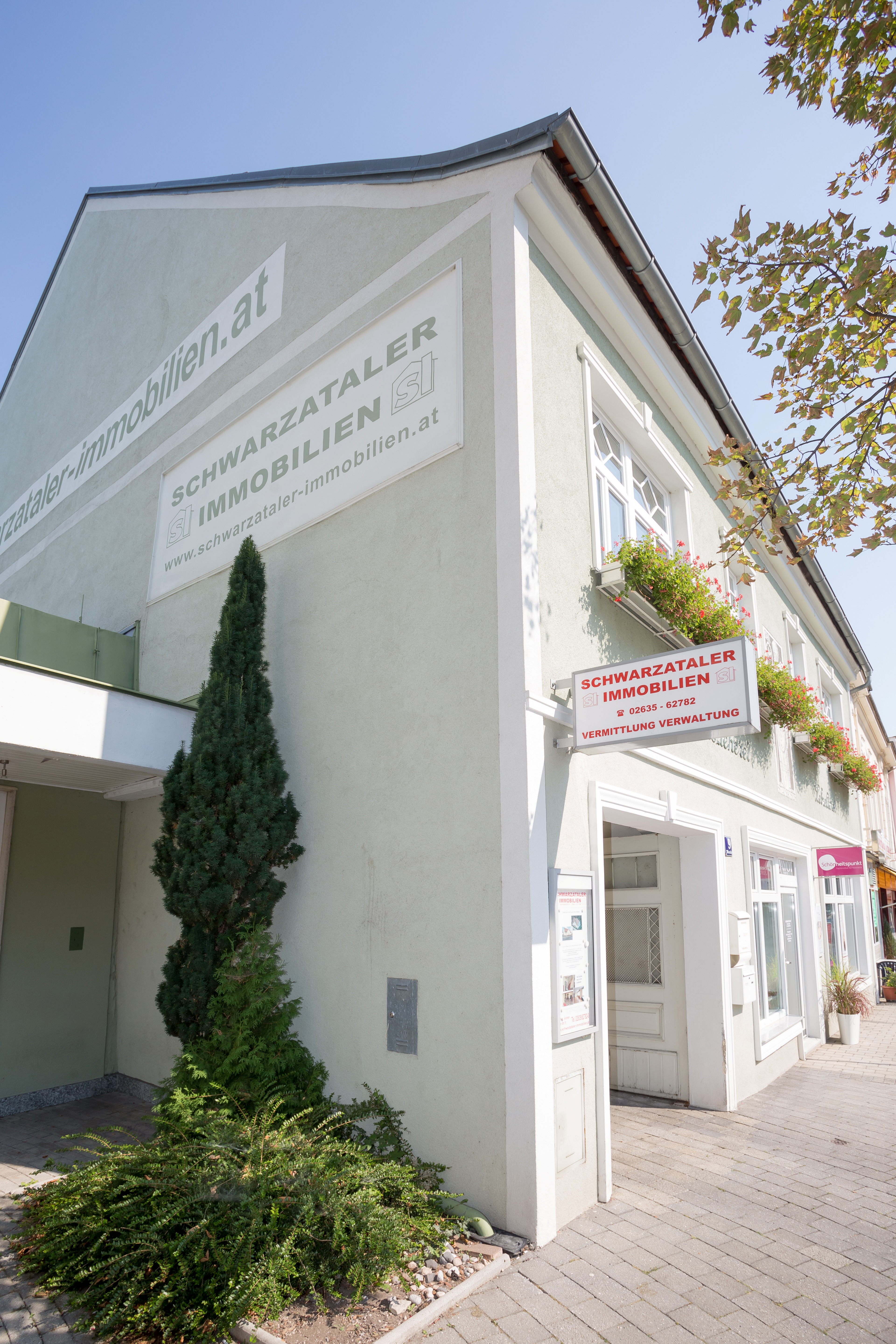 Schwarzataler Immobilien TreuhandgesmbH, Wienerstraße 9 in Neunkirchen