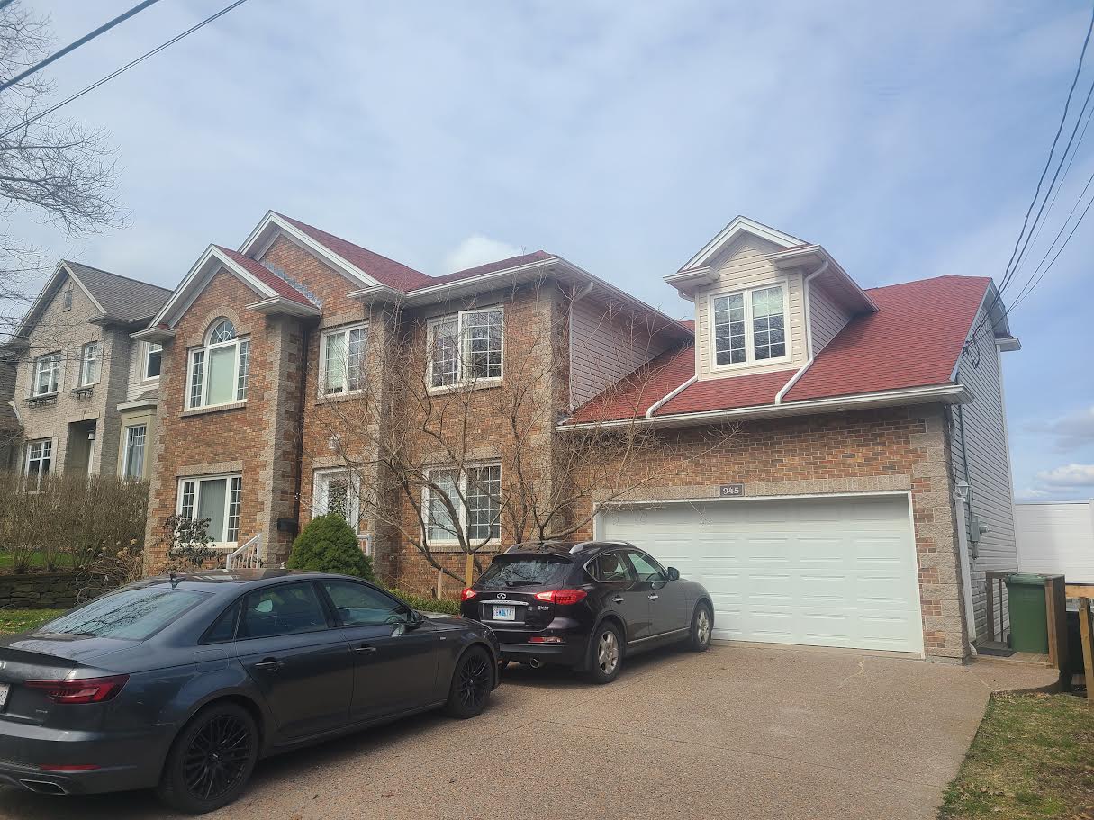 Images R&R ROOFING & RENOVATIONS LTD