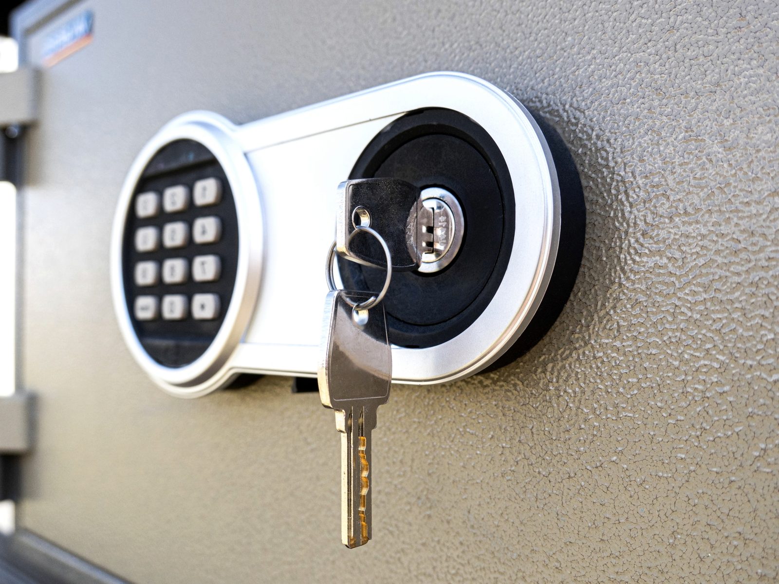 Advance Lock & Key
