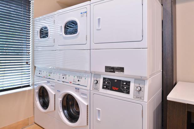 Images Candlewood Suites Austin Airport by IHG