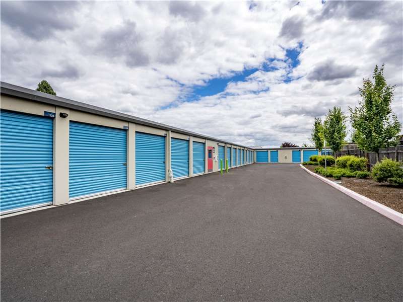 Exterior Units - Storage Express at 2920 SE 73rd Ave, Hillsboro, OR 97123