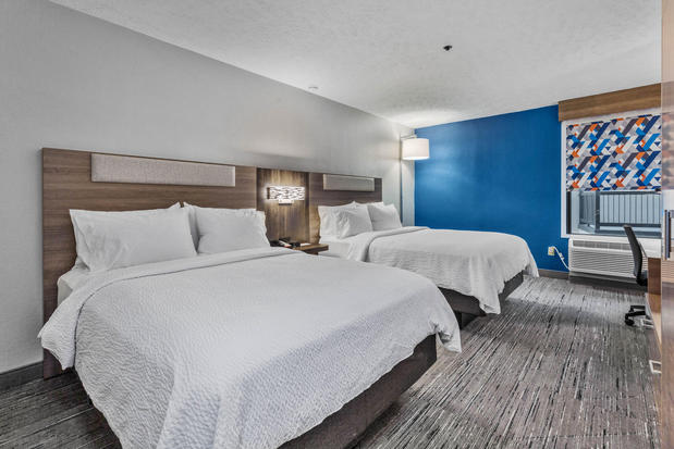 Images Holiday Inn Express New Albany, an IHG Hotel