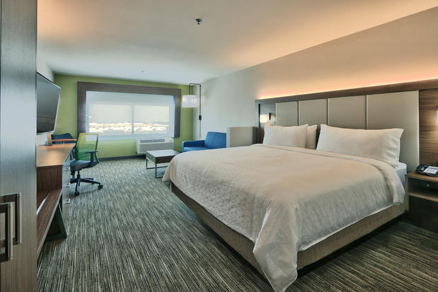 Images Holiday Inn Express & Suites Albuquerque East by IHG