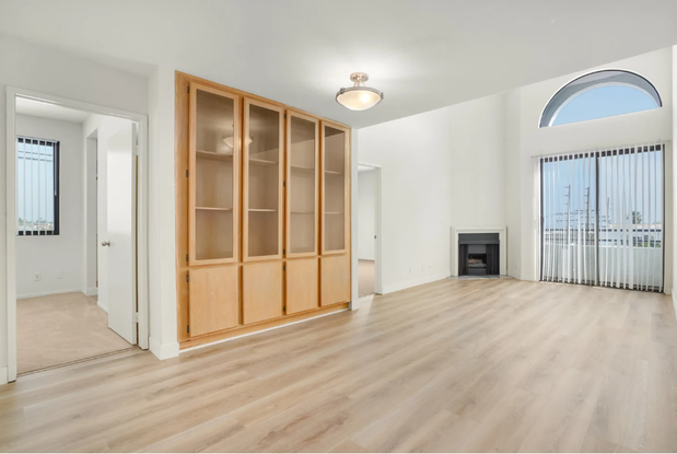 Images Midvale Court Apartments Westwood