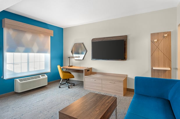 Images Holiday Inn Express & Suites Indianapolis - East by IHG