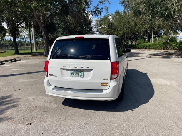 Images Carl's Van Rentals