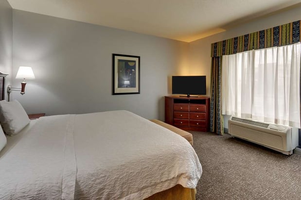 Images Hampton Inn & Suites Indianapolis-Airport