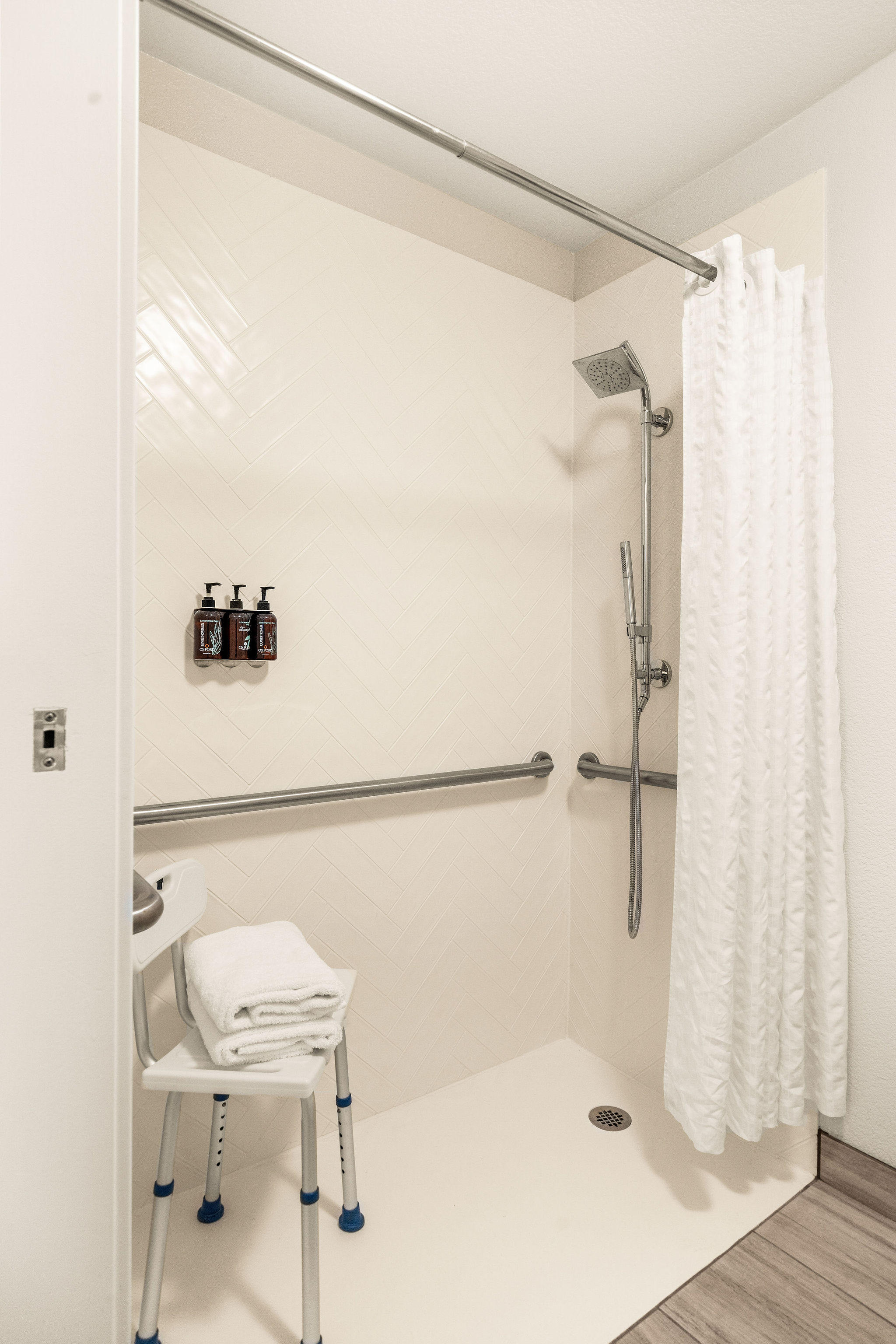 Oxford Suites Redding Guestrooms
