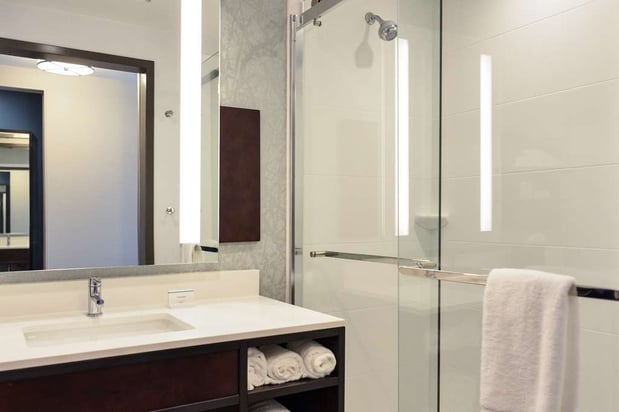 Images Hilton Garden Inn Louisville Mall of St. Matthews