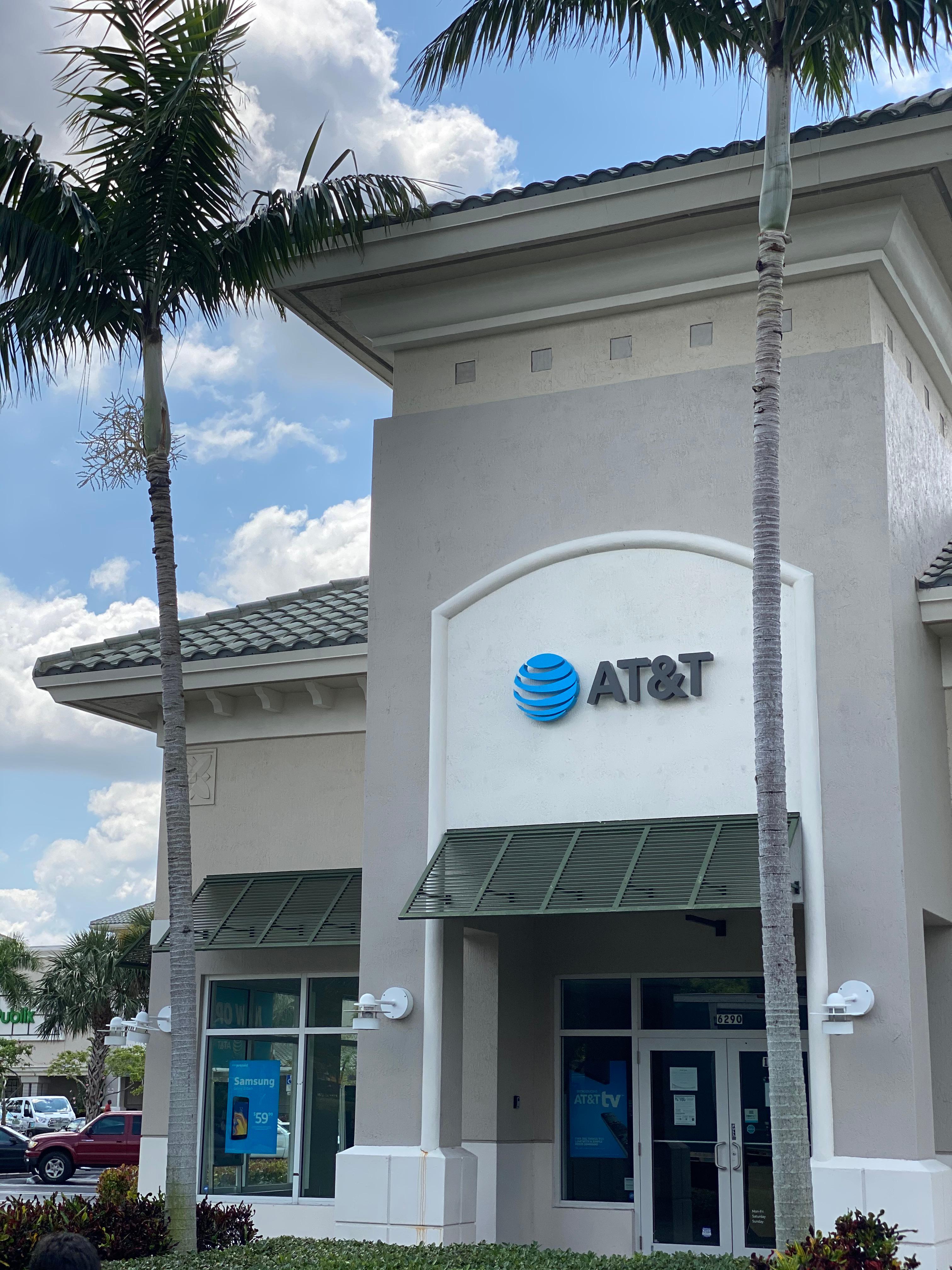 AT&T Store Photo