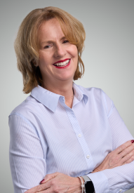 Laura Gardner headshot