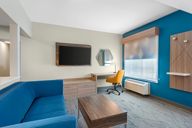 Images Holiday Inn Express & Suites Indianapolis - East by IHG