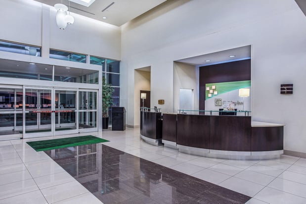 Images Holiday Inn Louisville Airport - Fair/Expo by IHG