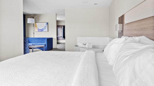 Images Holiday Inn Express & Suites Manchester-Airport by IHG