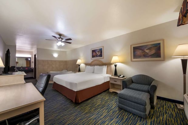 Images SureStay by Best Western Falfurrias