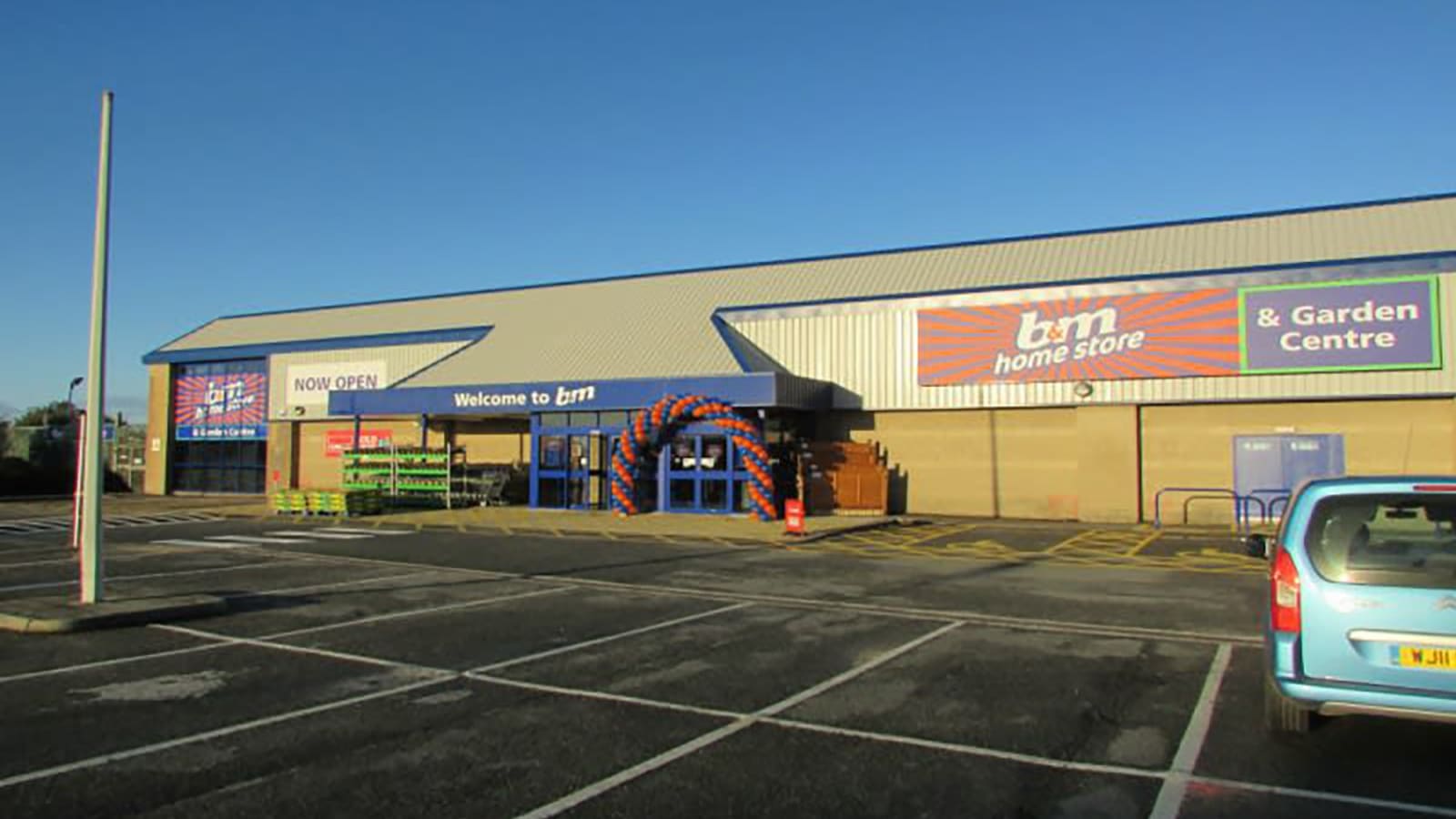 Images B&M Home Store with Garden Centre