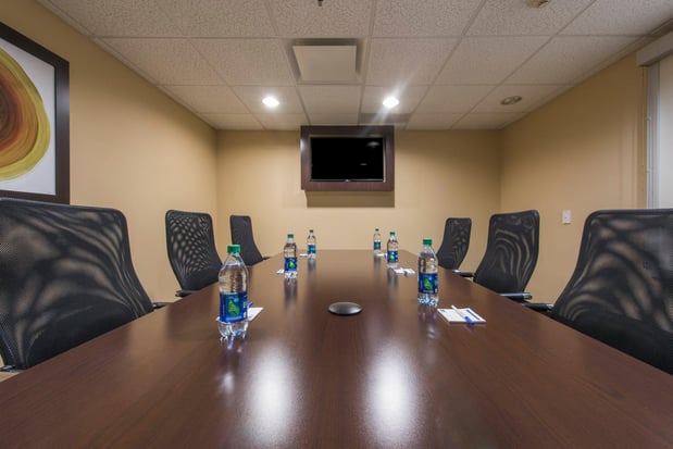 Images Holiday Inn Express & Suites Colorado Springs Central by IHG