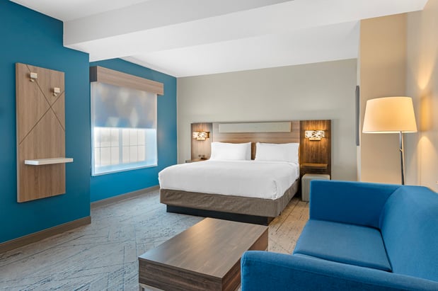 Images Holiday Inn Express & Suites Indianapolis - East by IHG