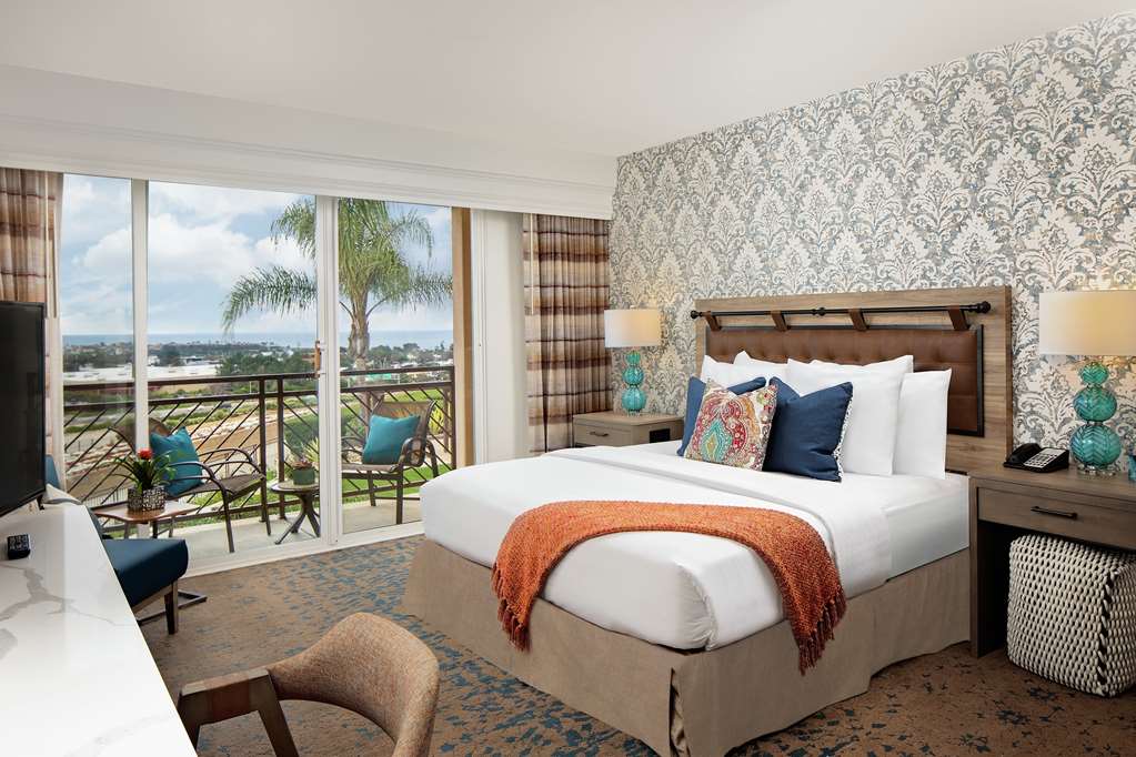 Guest room The Cassara Carlsbad, Tapestry Collection by Hilton Carlsbad (760)827-3232