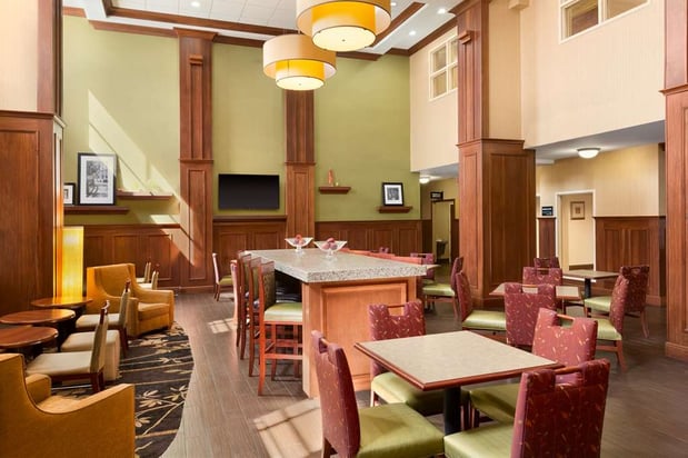 Images Hampton Inn & Suites Williamsburg Historic District