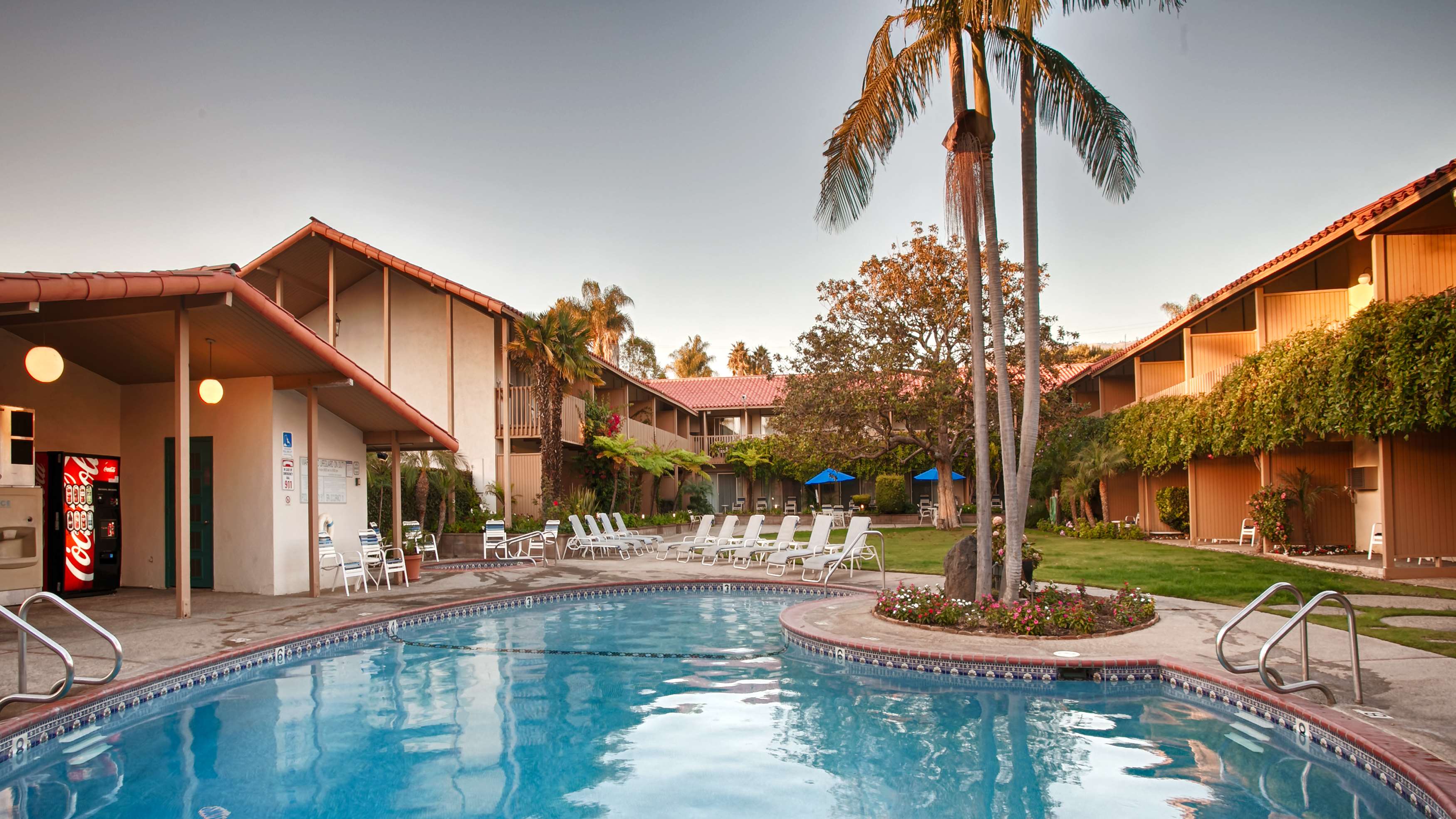 Santa barbara zoo discounts coupons