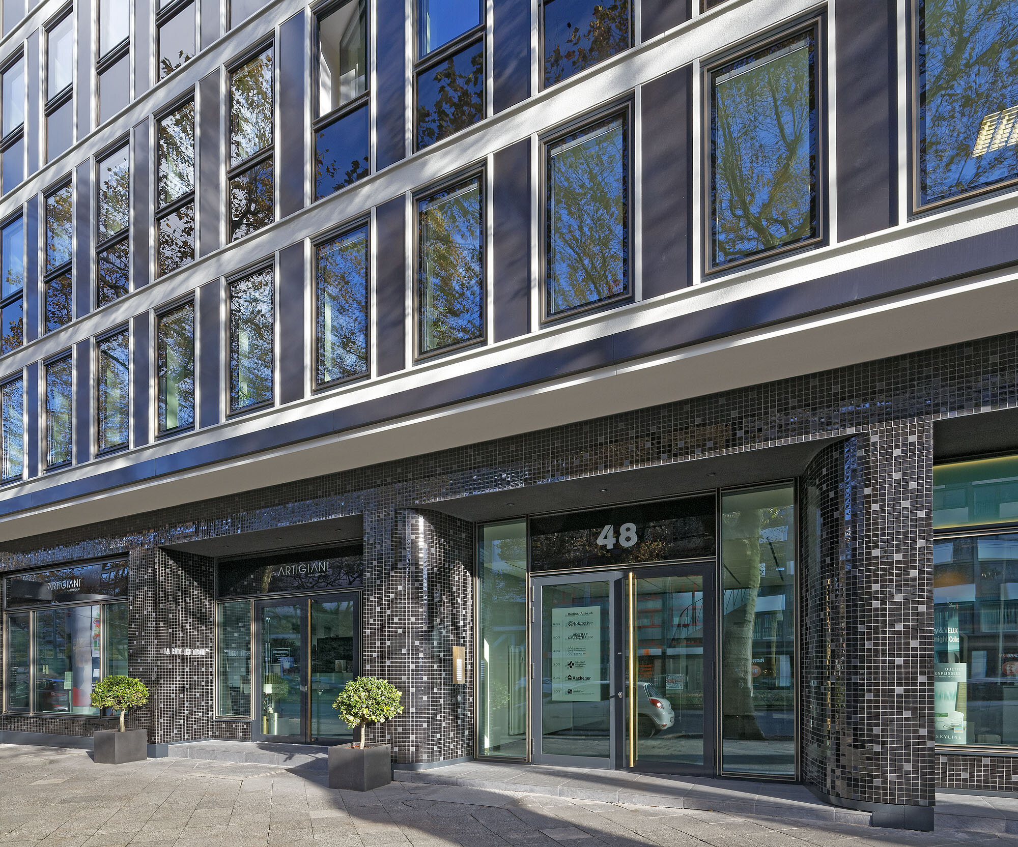 Crown48 - Zahnarzt Düsseldorf - Dr. Kai Dannenberg & Team, Berliner Allee 48 in Düsseldorf