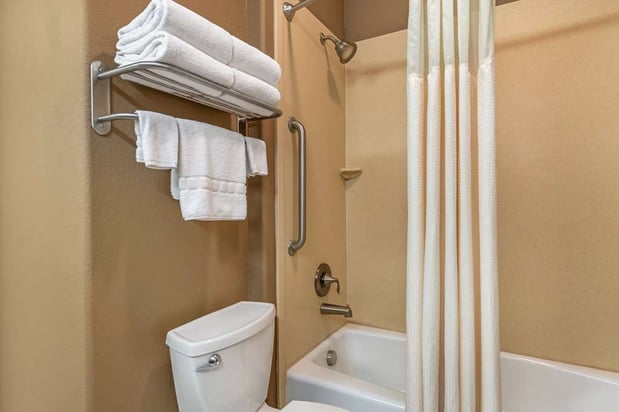 Images Best Western Plus Lytle Inn & Suites