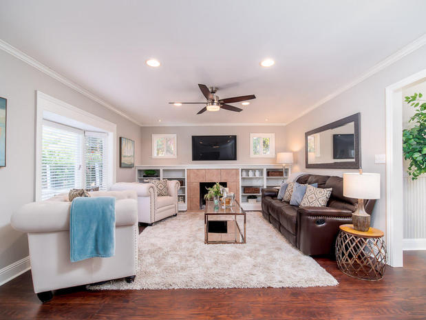 Images Amber Hom Realm Real Estate