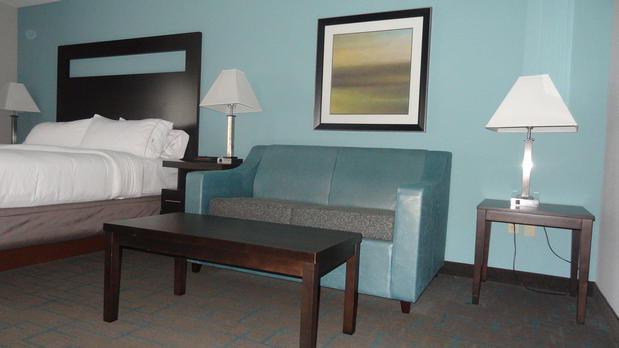 Images Holiday Inn Express Kansas City - Bonner Springs, an IHG Hotel