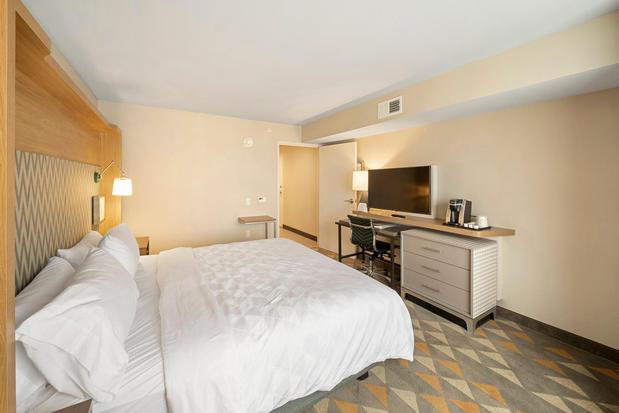 Images Holiday Inn & Suites Decatur-Forsyth, an IHG Hotel