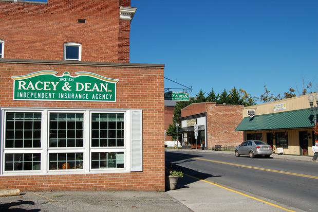 Images Racey & Dean Inc.