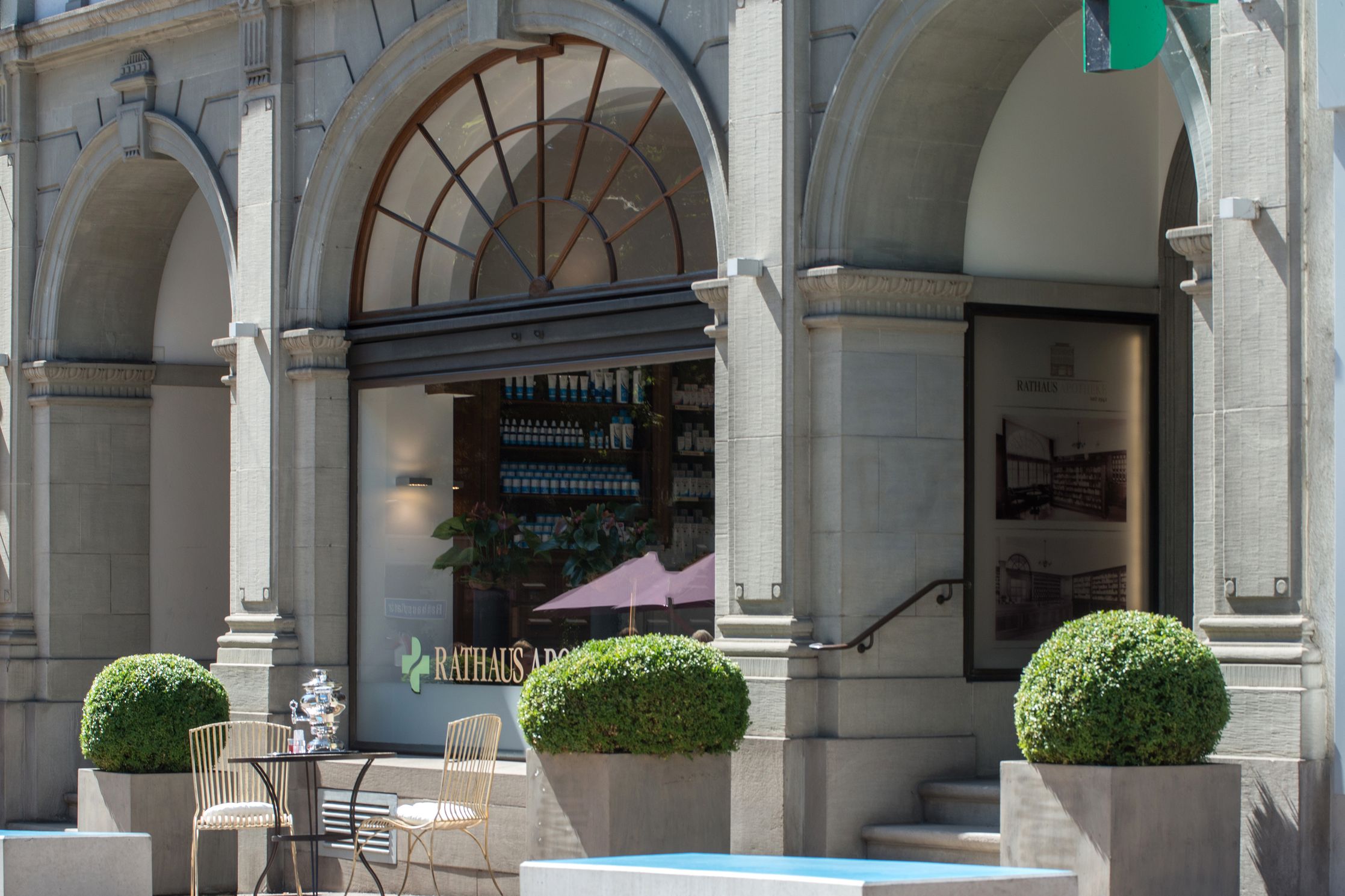 Bilder Rathaus Apotheke C. Held AG