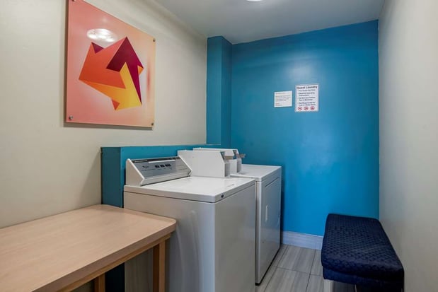 Images Best Western Carlton Suites