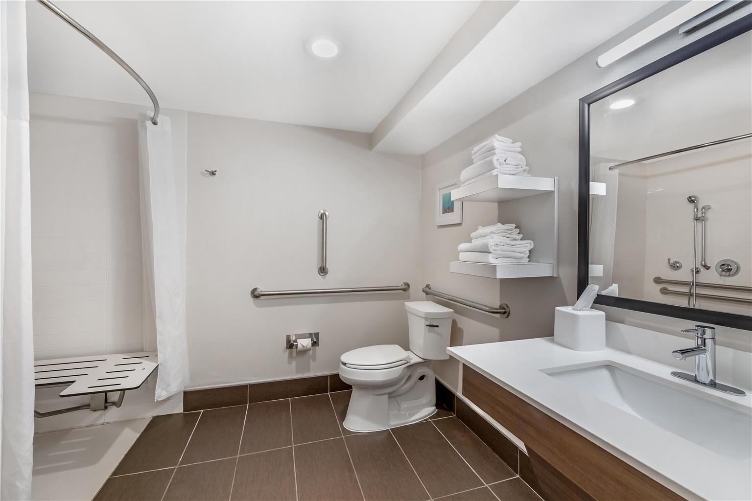 Guest room bath 