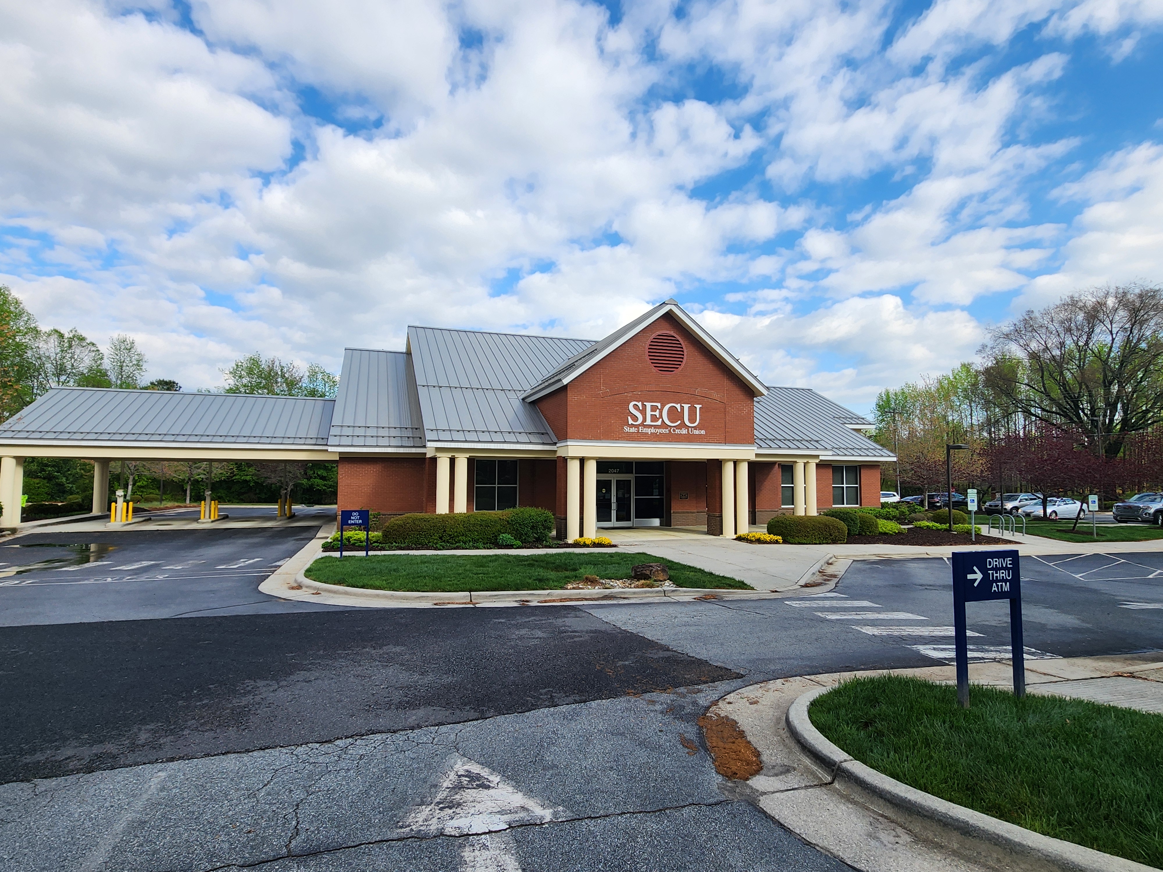 State Employees’ Credit Union Image