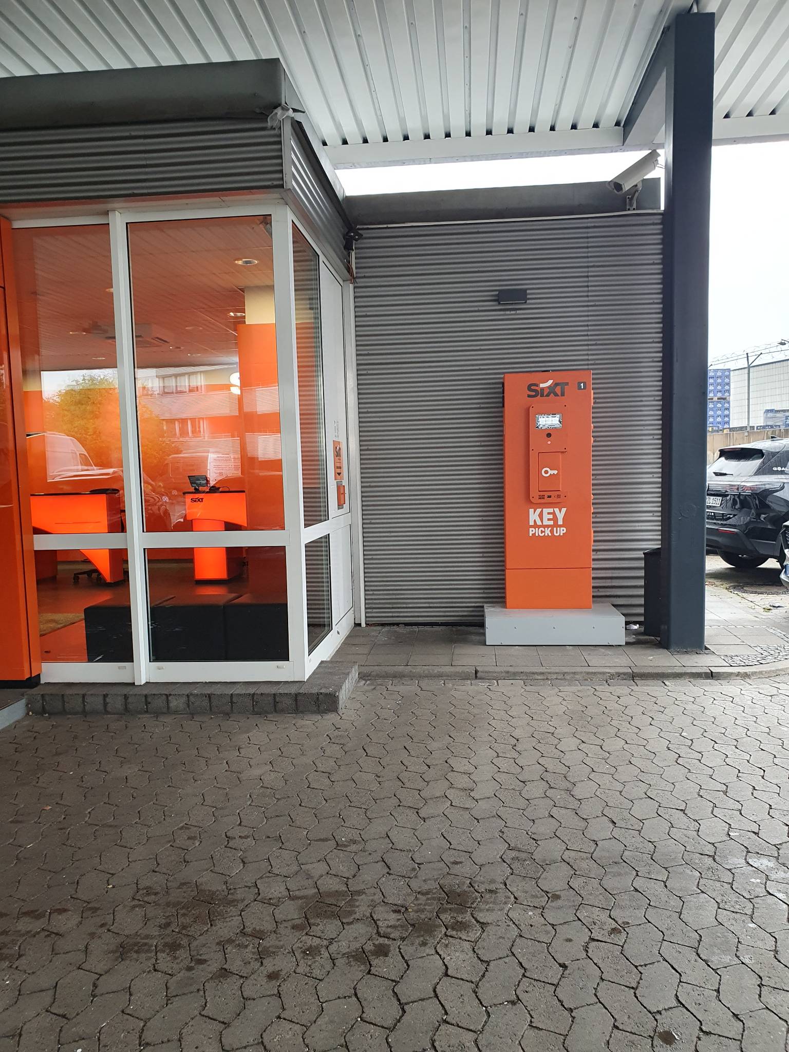SIXT Autovermietung Braunschweig Süd, Berliner Platz 1B in Braunschweig