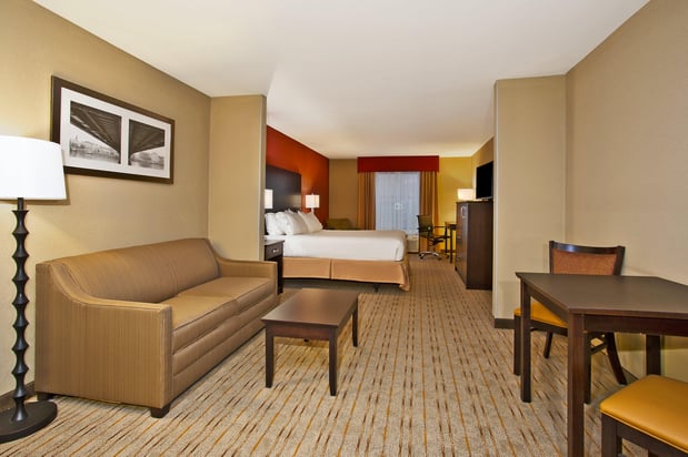 Images Holiday Inn Express & Suites Springfield - Dayton Area by IHG