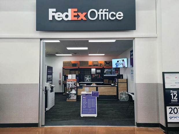 Images FedEx Office Print & Ship Center