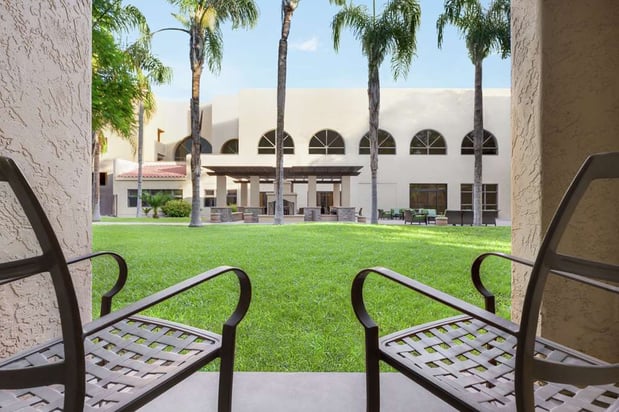 Images Embassy Suites by Hilton Phoenix Tempe