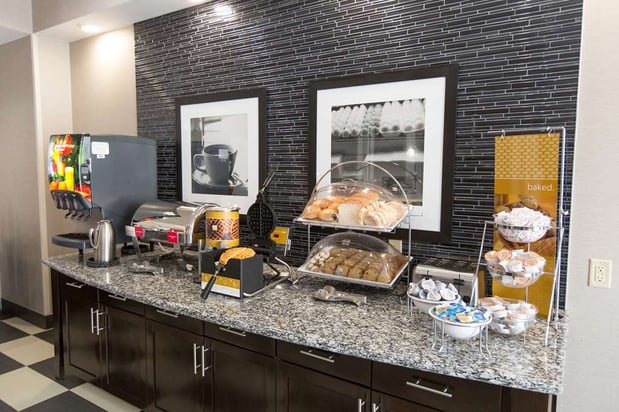 Images Hampton Inn & Suites Oklahoma City Airport