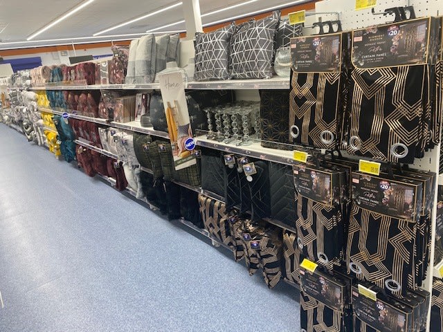 B&M's brand new store in Tunbridge Wells stocks a stunning range of soft furnishings for the home, including cushions, covers, throws, blankets and more!